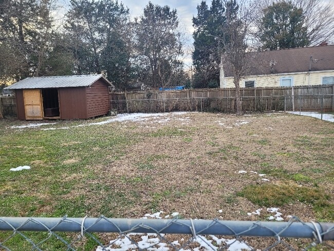 Building Photo - 1407 Whitsett St