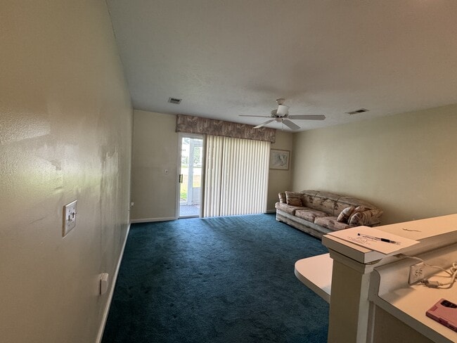 Foto del edificio - 556 White River Dr