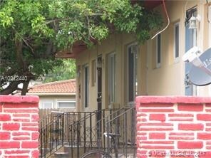 Primary Photo - Little Havana Gem (5 Units)
