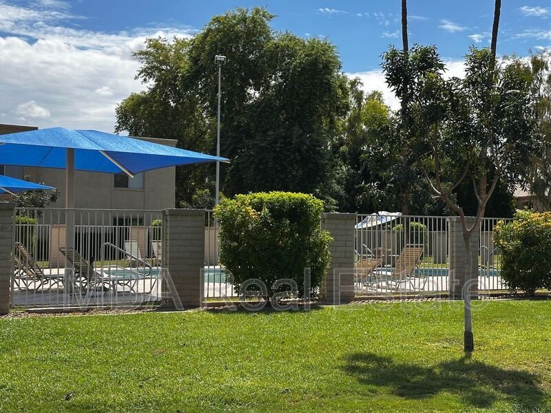 Primary Photo - 8037 E Glenrosa Ave
