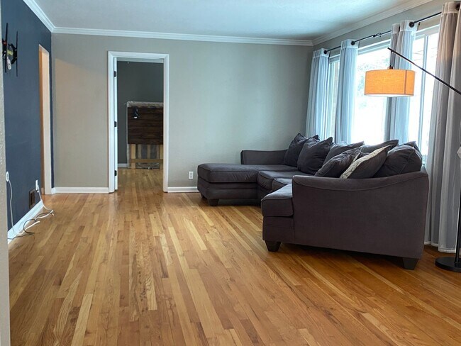 Foto del edificio - 2762 Spruce Dr.