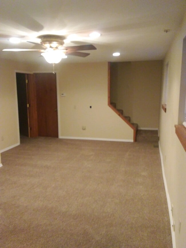 Building Photo - 369 Pike Run Dr