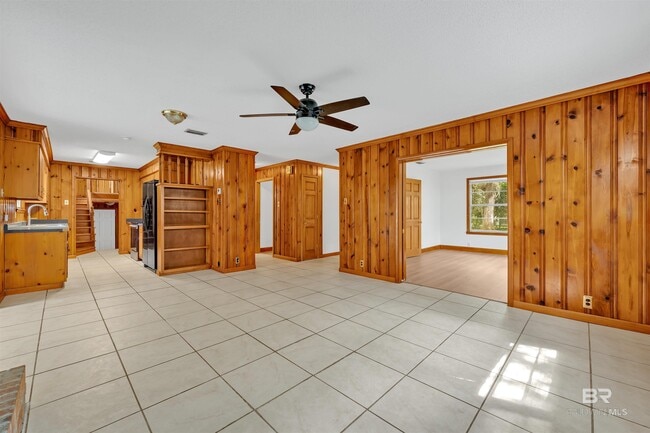 Building Photo - 6425 Village Point Dr