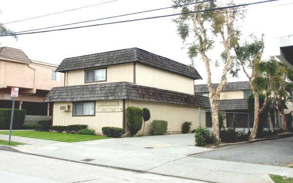 Primary Photo - 13524-13528 Franklin St