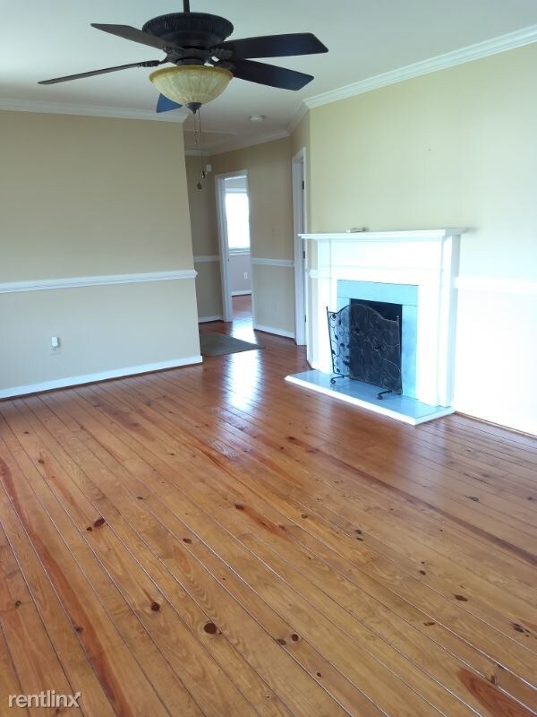Building Photo - 2 br, 1 bath House - 6105 Elm Street