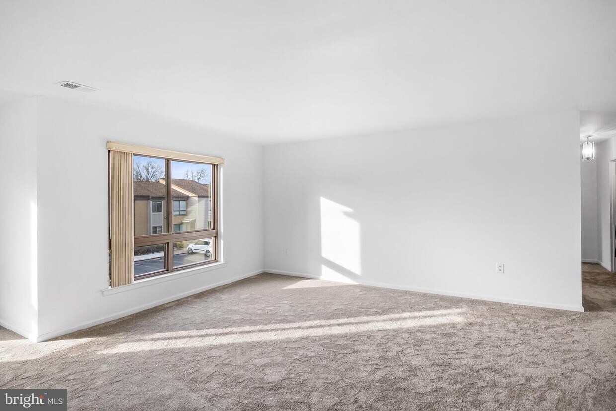 26 Ashley Ct, Evesham, NJ 08053 Room for Rent in Evesham, NJ