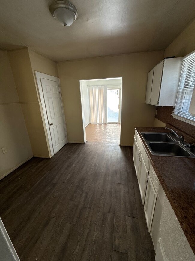 Foto del edificio - 2 bed 1 bath