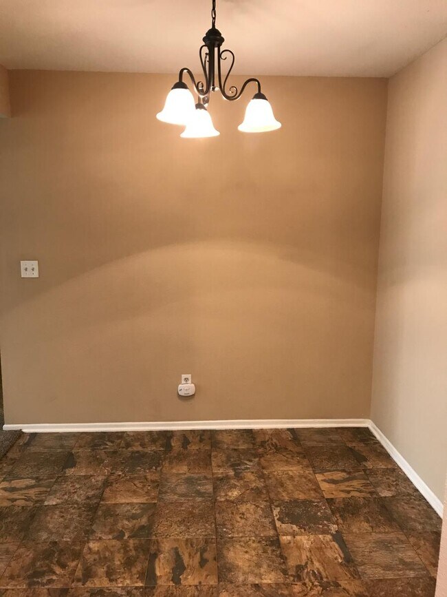 Foto del edificio - 24105 Del Monte Dr.