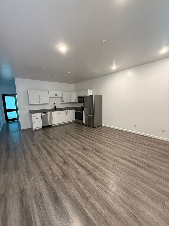 Building Photo - 601 Robin Ln