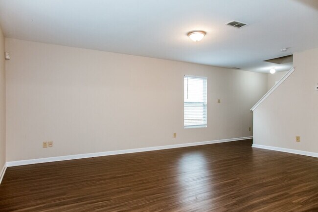 Building Photo - 1018 Allegiance Dr