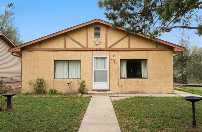 Photo - 404 N Walnut St House