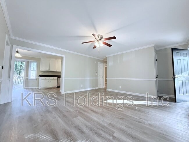 Building Photo - 1118 Country Club Ln