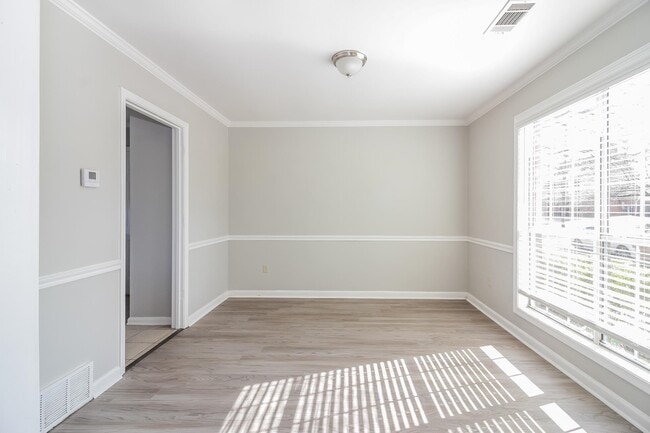 Foto del edificio - 7172 Market Square Dr