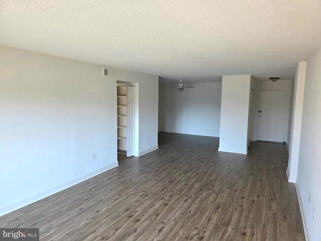 Foto del edificio - 1300 Army Navy Dr