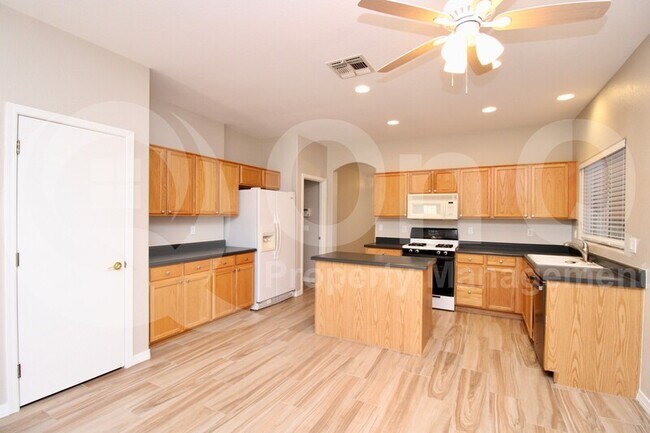 Foto del edificio - 3713 E Wyatt Way