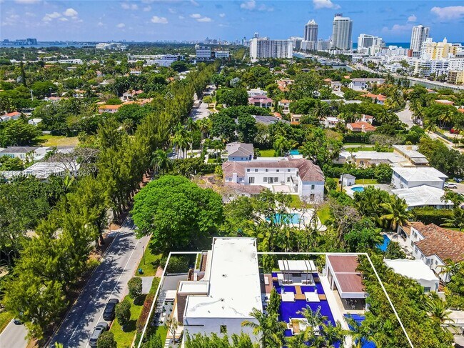 Foto del edificio - 3009 Pine Tree Dr