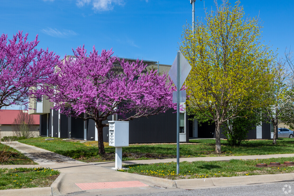 Building Photo - Echo Ridge