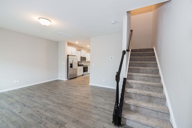 Foto del edificio - BEAUTIFUL 3BD/2.5BTH Townhome - MALLARD CR...