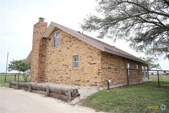 Building Photo - 707 Old Seguin Luling Rd