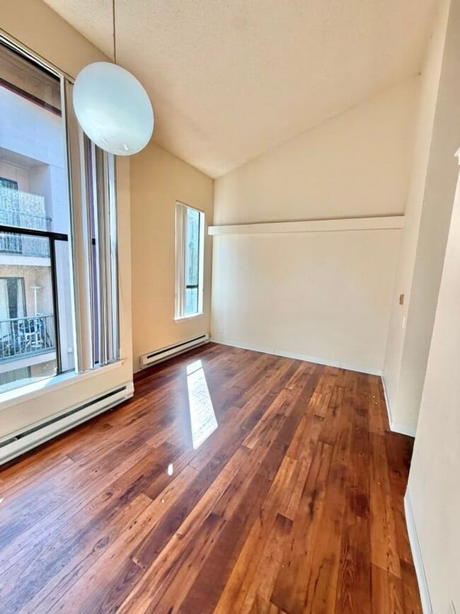 Building Photo - 4259 8th Ave NE