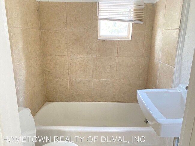 Building Photo - 2 br, 1 bath House - 1362  W 32nd Street  ...
