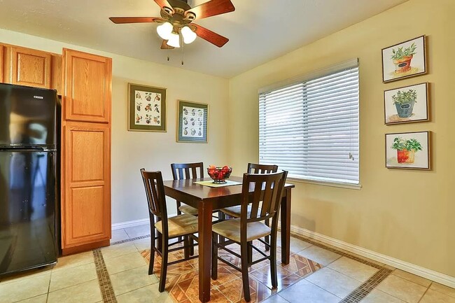 Building Photo - 300 Tradewinds Dr