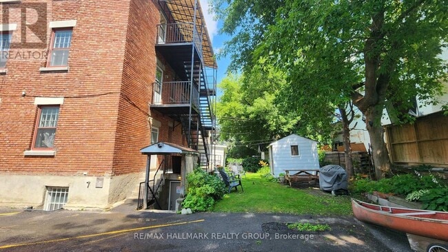 Building Photo - 125 Glenora St