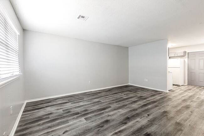 Building Photo - 6 SW 69th St