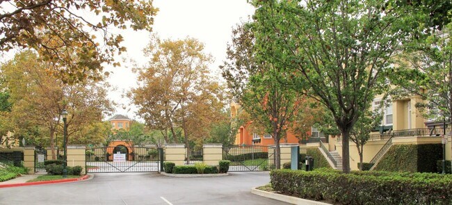 Building Photo - 3586 Fitzsimmons Common