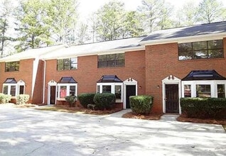 Building Photo - Room in Townhome on Patterson Cir