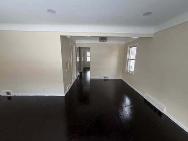 Foto del edificio - Charming 3 bedroom house for lease in Nice area