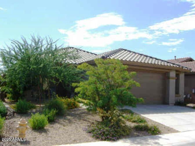 Primary Photo - 42914 N Challenger Trail