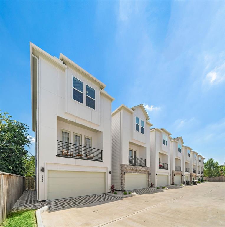 Foto principal - 12080 East Fwy