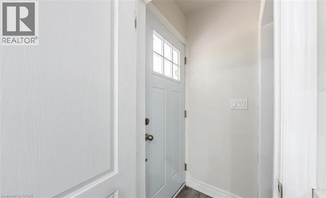 Building Photo - 313 Ashbury Rd