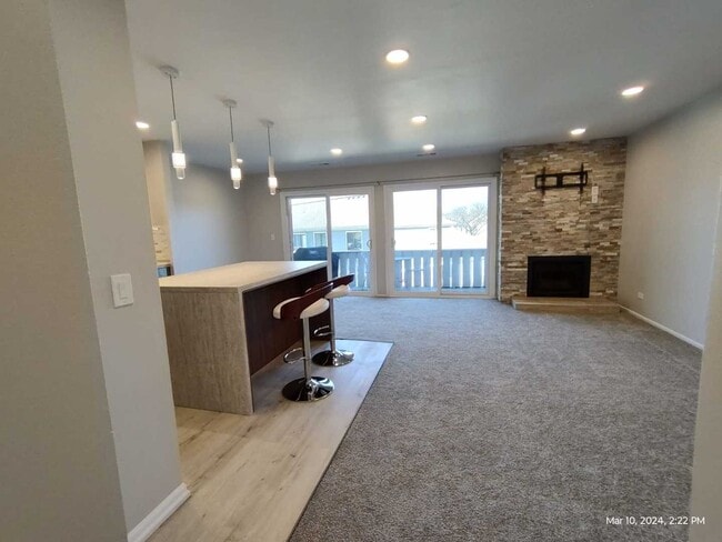 Building Photo - 273 Elmwood Ln