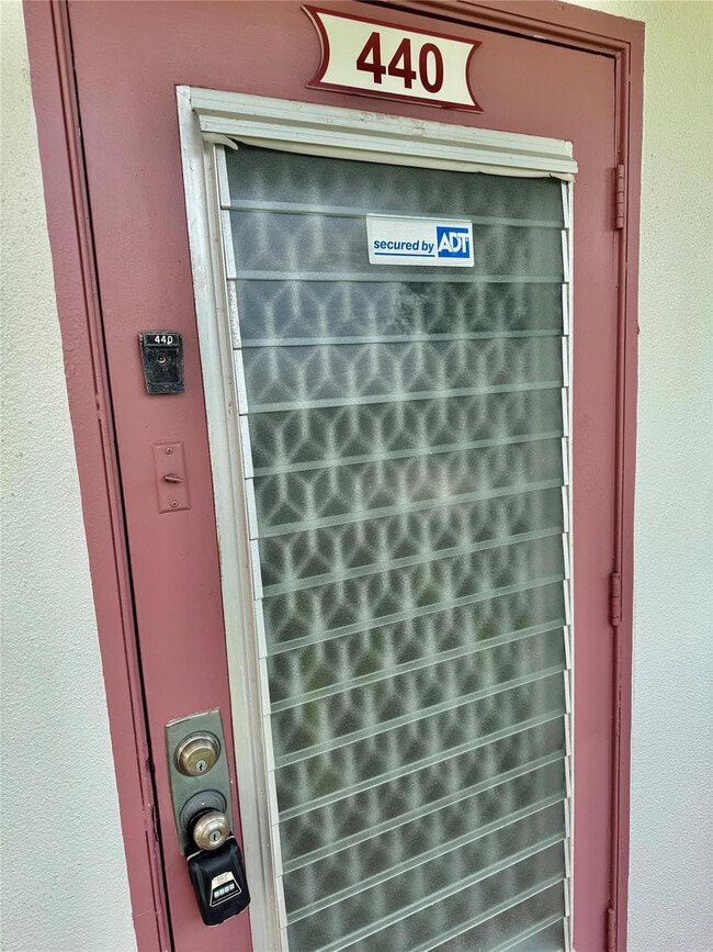 Building Photo - 440 Fanshaw K