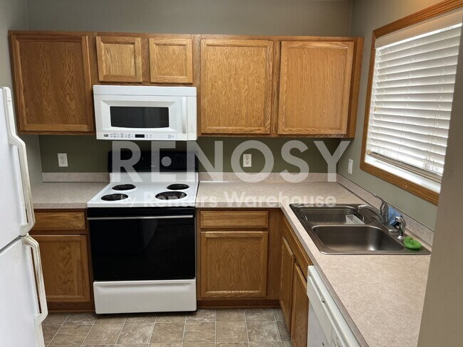 Building Photo - 16477 Timber Crest Dr SE