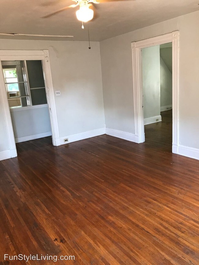 Building Photo - 1238 Garvin Pl