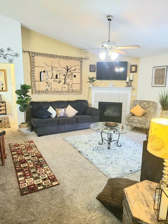 Foto del edificio - 2132 Sotterley Ln