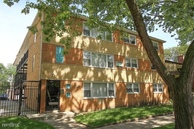 Building Photo - 3 br, 1 bath Apartment - 8349 S Drexel Ave