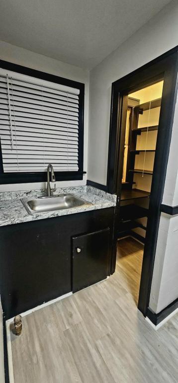 Foto del edificio - 949 Maple Ave
