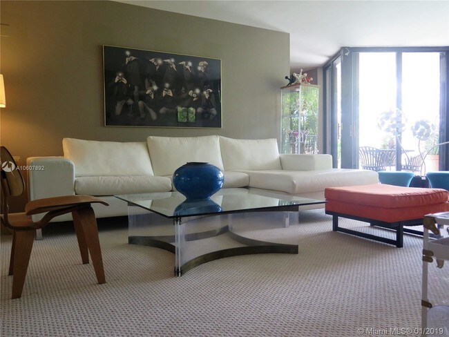 Building Photo - 2000 Towerside Terrace