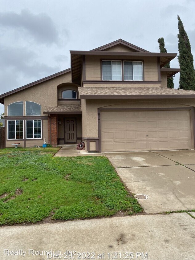 3 br, 2.5 bath House 8761 Lambay Way House Rental in Sacramento, CA