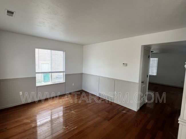 Foto del edificio - 574 Northlake Dr