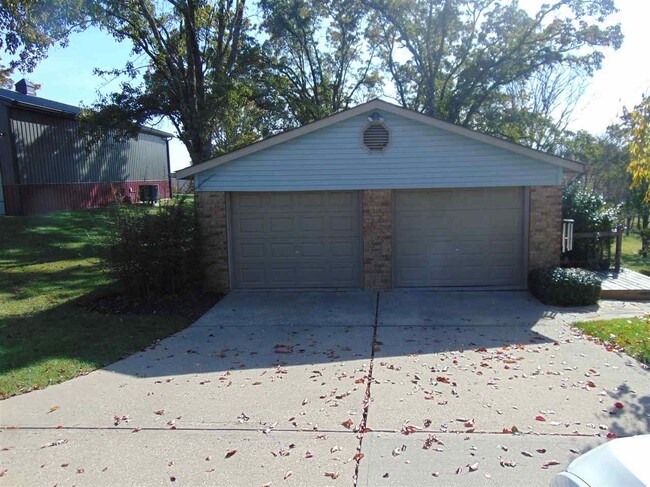 Building Photo - 715 Hogrefe Rd