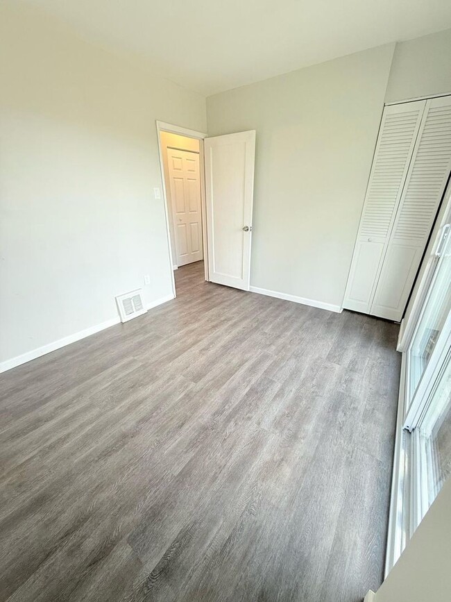 Building Photo - Great 4BR, 1 1/2BA Single Family Home in Penn Hills