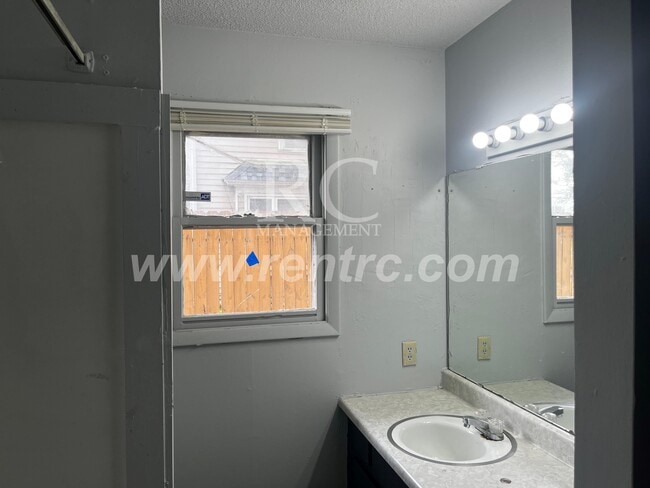 Building Photo - 206-A California-