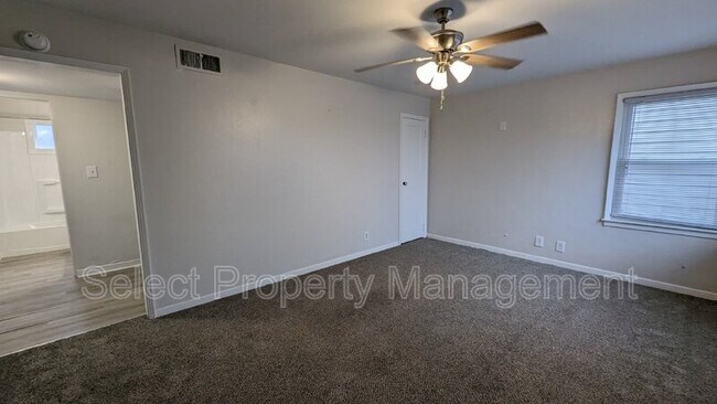 Building Photo - 1506 Kitch St