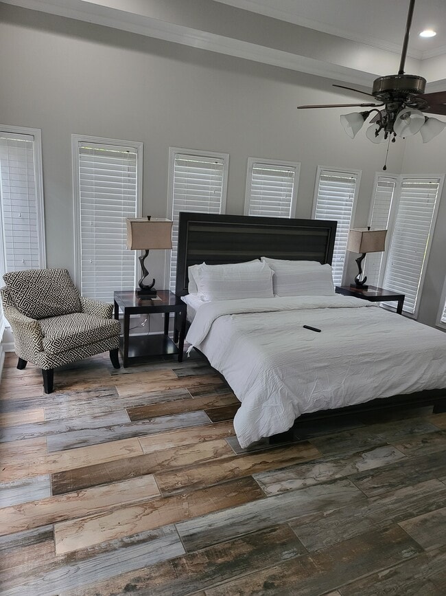 Sun Room Bedroom - 33 Semple St