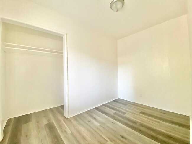 Foto del edificio - 1760 Henderson Ave